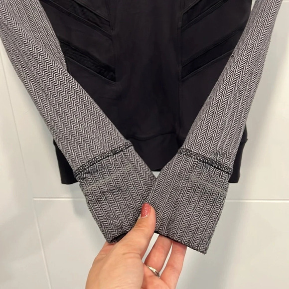 Lululemon  Ivivva 1/4 zip long sleeve shirt size 7 - Picture 7 of 11